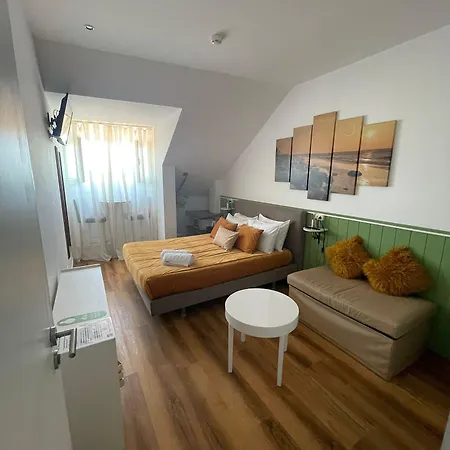 ゲストハウス Naval 3*